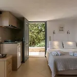 - Poolside Lux Getaway Holiday home *