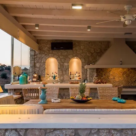 - Poolside Lux Getaway Holiday home