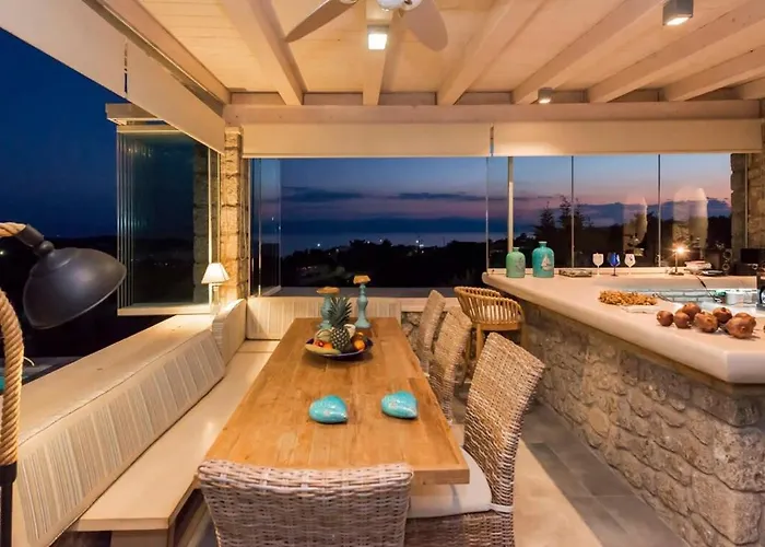 펜션 - Poolside Lux Getaway *