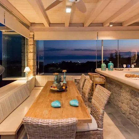 度假居 - Poolside Lux Getaway *