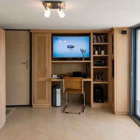 度假居 - Poolside Lux Getaway 波多河丽