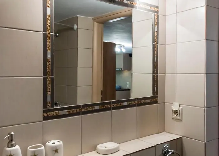 - Poolside Lux Getaway بيت للعطل *