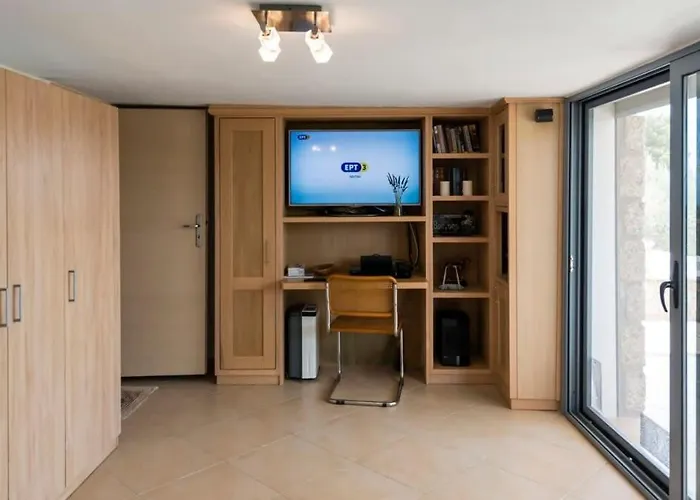 בית נופש - Poolside Lux Getaway פורטו הלי